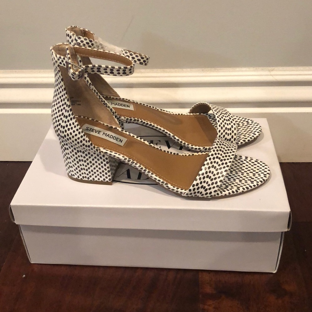 Brand New in Box  B&W Steve Madden Irenee 8.5
